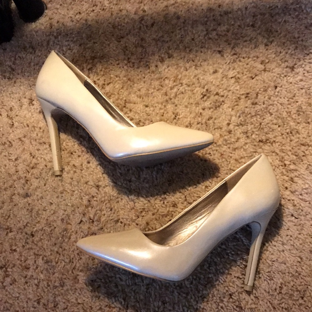 Forever 4 inches Champagne Taupe Patent Leather Heels - Picture 2 of 8
